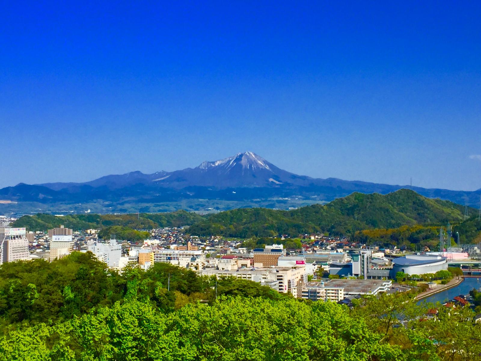 大山の絶景を楽しもう 中国地方一の名峰大山の絶景を楽しめるベストスポット Playlife プレイライフ