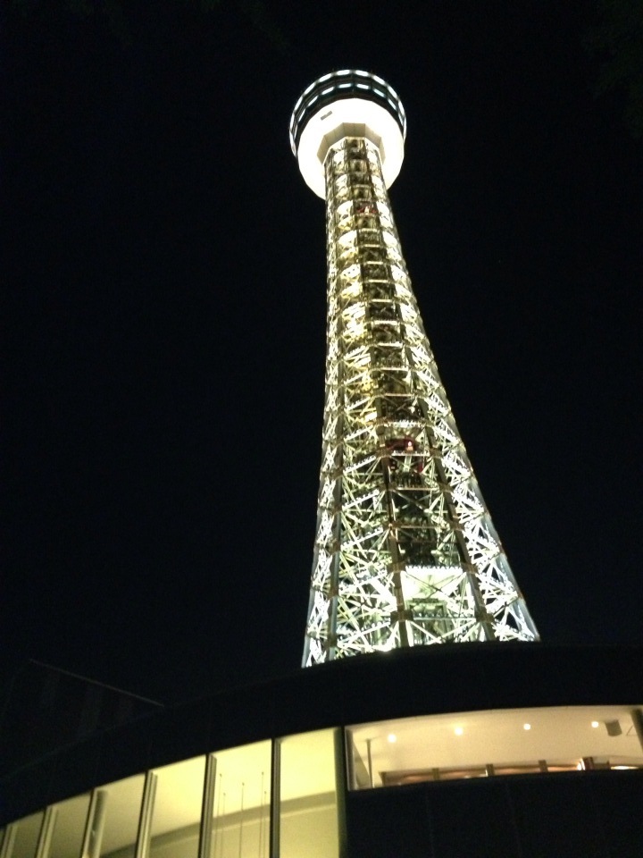 横浜マリンタワー