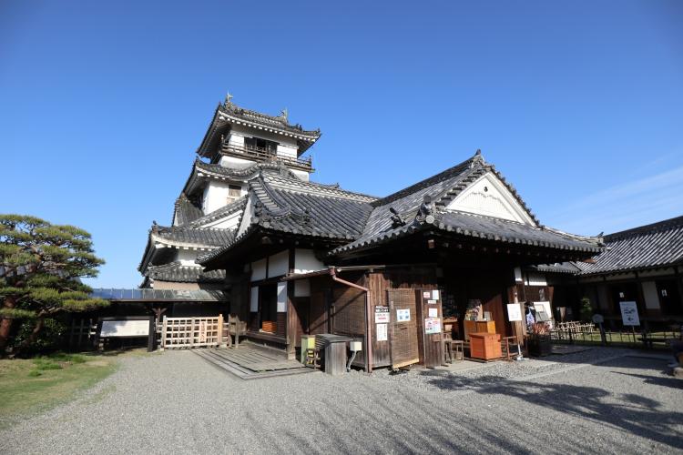 高知県観光 高知駅周辺 忍び視点で高知城を攻め 高地城歴史博物館 はりまや橋 ひろめ市場をめぐる Playlife プレイライフ