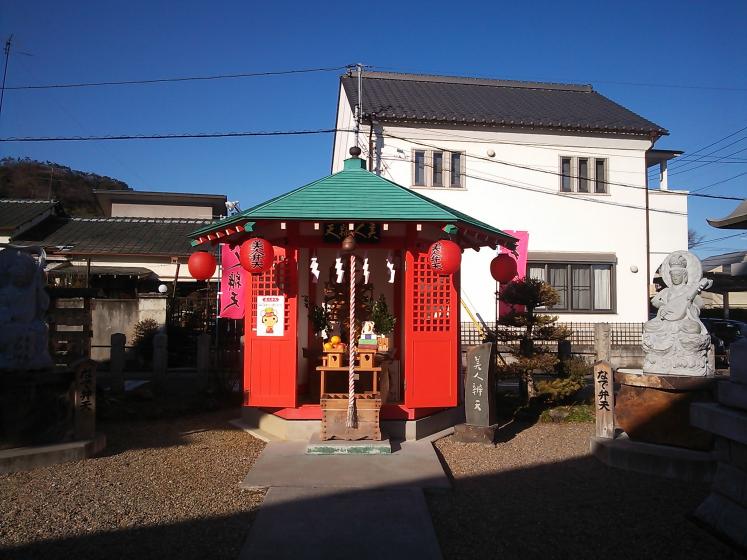 美人弁天 織姫神社 関東最大級 足利の花火大会をより楽しむおすすめデートプラン Playlife プレイライフ