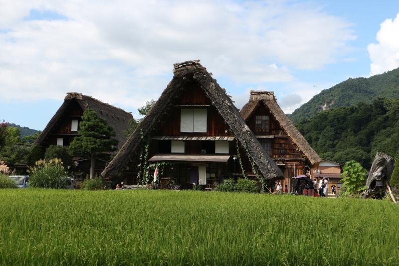 世界遺産 白川郷 へ 名古屋空港からレンタカーで二か所の世界遺産を巡り金沢へ 金沢乗り捨て Playlife プレイライフ